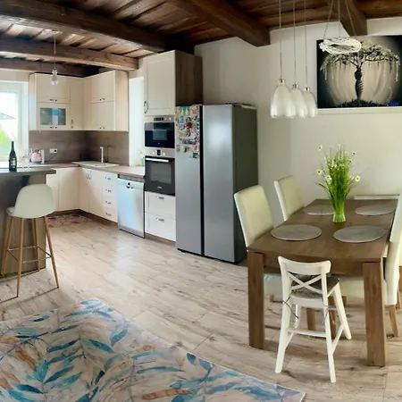 Zeleny Dom V Raji Holiday home Letanovce