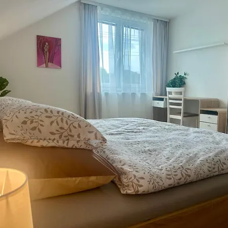 Zeleny Dom V Raji Holiday home *