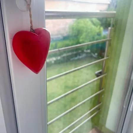 Zeleny Dom V Raji Nyaraló