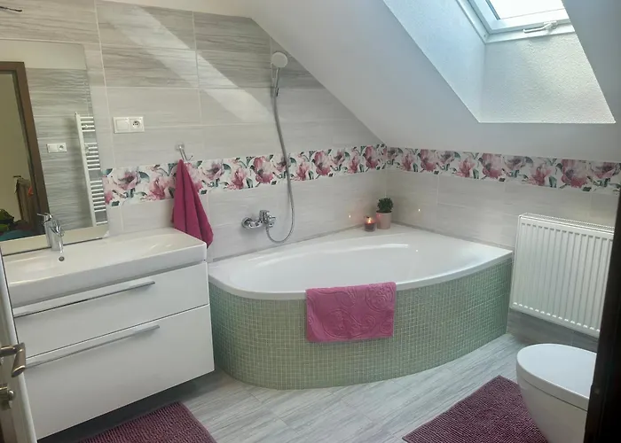 Zeleny Dom V Raji 別荘